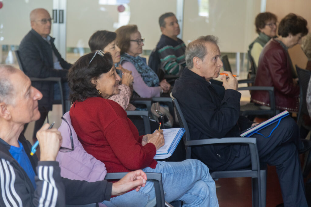 conectando mayores tres cantos